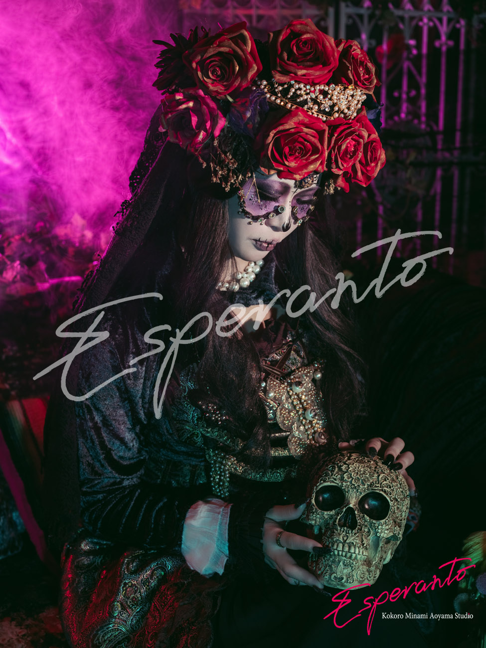アンティークで重厚な衣装を合わせたメキシカンスカル